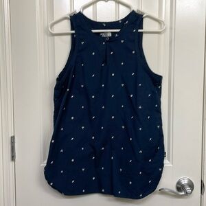 The north Face sleeveless blouse